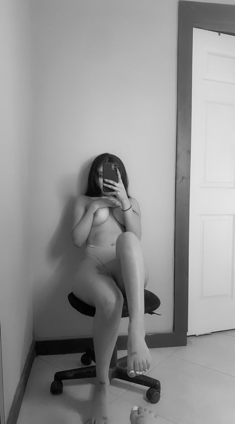 laconejaaa star naked picture