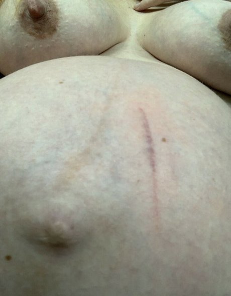 AliceWhite model hot img