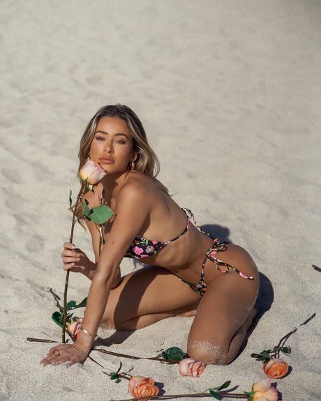 leather skirt onlyfans pornographic pic