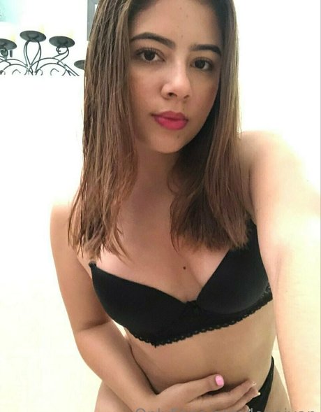 Lenaivan sexy model pic