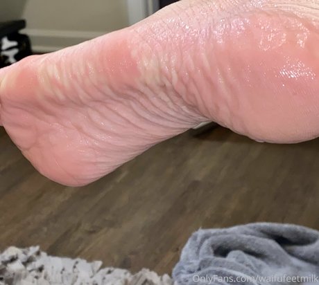 WaifuFeetMilk xxx actress pic