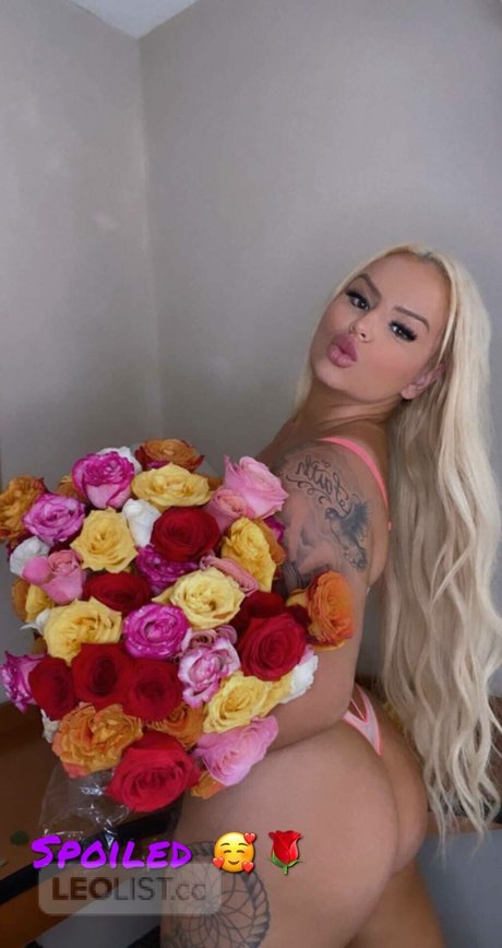 Lenabrinks model nice image