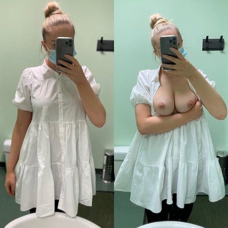 mirror selfie onlyfans beautiful nude pictures