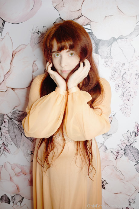 FoxyCosplay exclusive actress archive