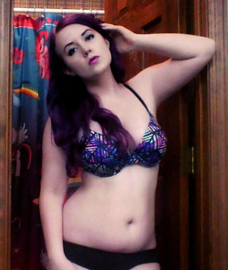 TemptyVA erotic pornstar photo