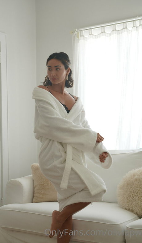 Olivia Pascale pornographic model picture