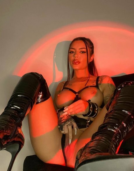 ChloeLorraineHorton model photos