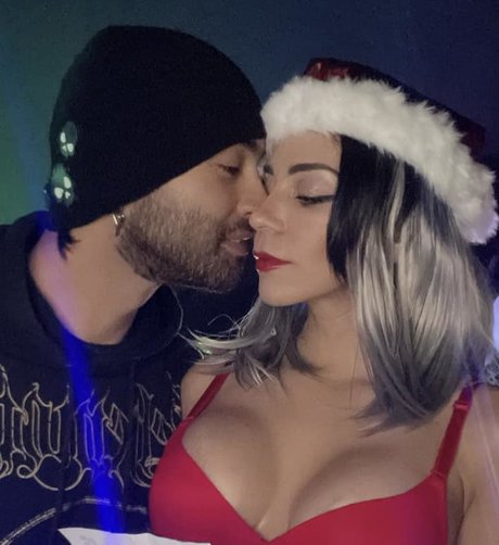 Aline Chelius naked pornstar pics