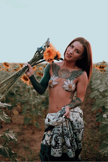 Cassie Robb BKFC sex model galleries