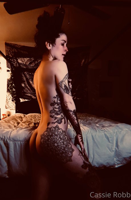 Cassie Robb BKFC model naked img