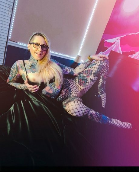 hairy armpits onlyfans perfect photo