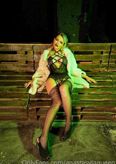 Anastasyia Zaharova model pictures