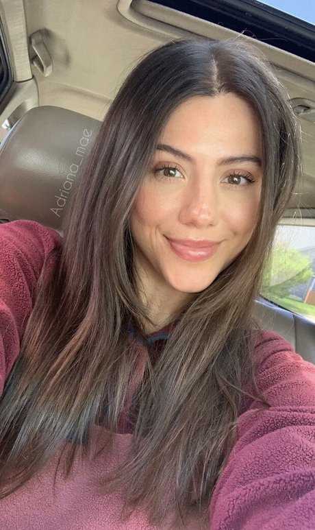 Adriana Mae high quality model picture