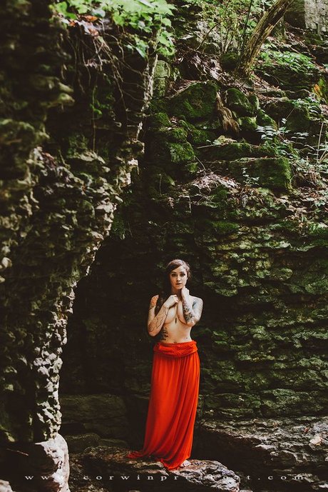 Jaclyn model adult img