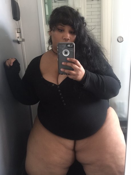 Thiccflix model nudes photo