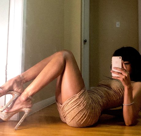 Crackn Freckles nudes model pics