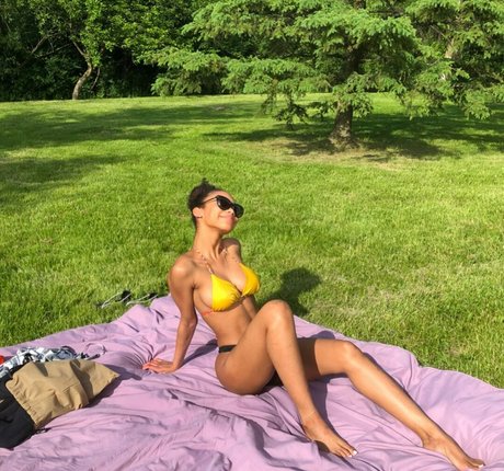 Crackn Freckles beautiful pornstar gallery