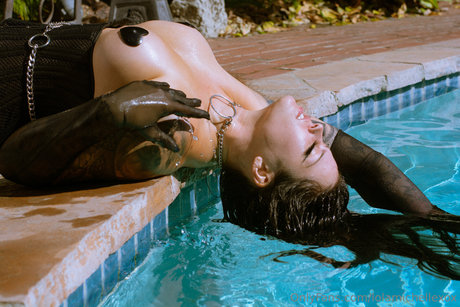 Lola Michelle pretty actress galleries