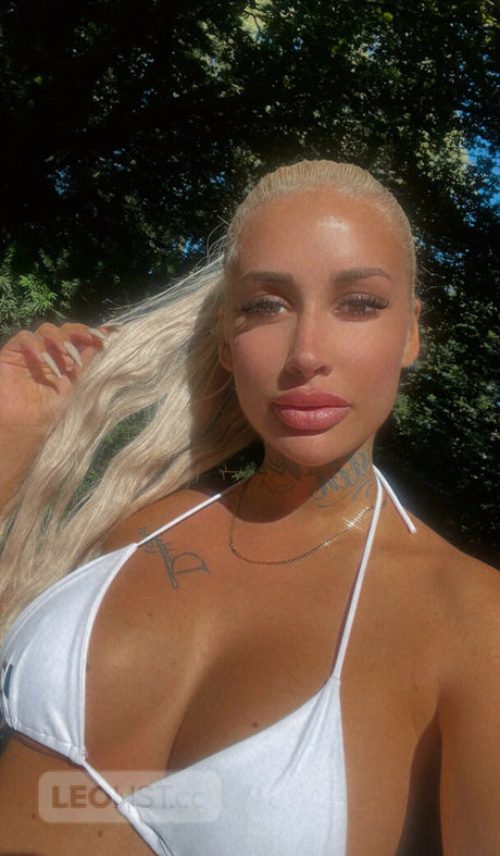 blonde ass onlyfans nude images