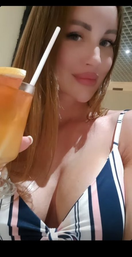 Alexa Broekere star nudes images