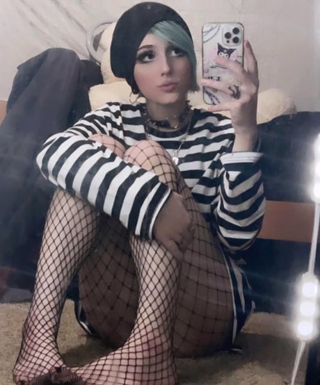 evie angel xxx star img