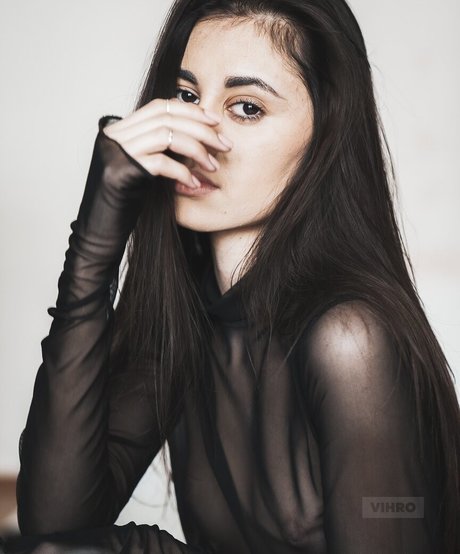 Vihro sexy model img