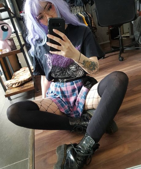 MarieWinter model nude img