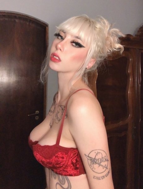 Trizpac pornographic actress gallery