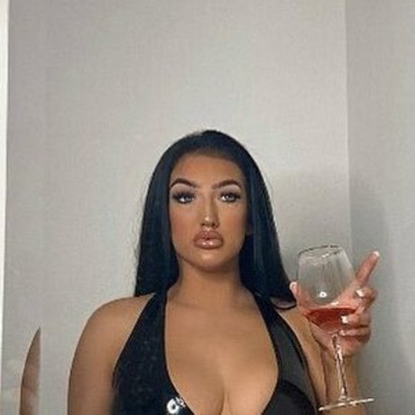 Carlee Verheul naked model photo