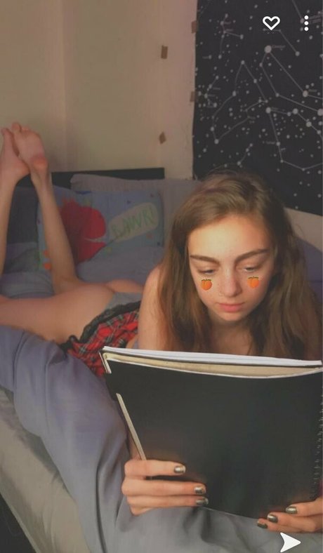 emily marionxoxo model sexy images