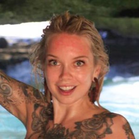 Sara X Mills pretty model image