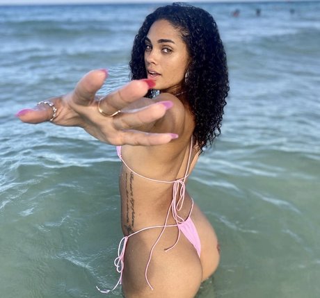 Ravyn Rochelle star pornographic pics