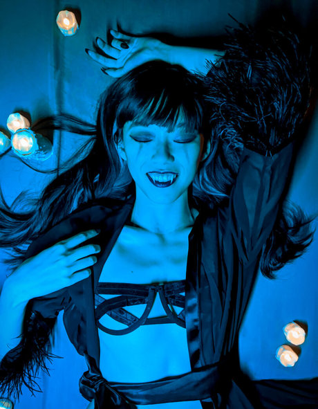 Colourmoichic model perfect picture