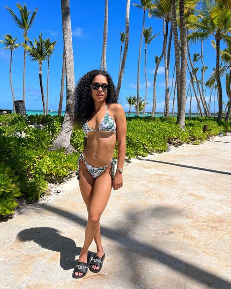 Jennifer Prado star sexy pictures