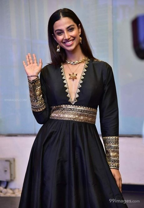 Meenakshi Chaudhary model exclusive picture