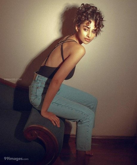 blonde milf big tits onlyfans nude galleries