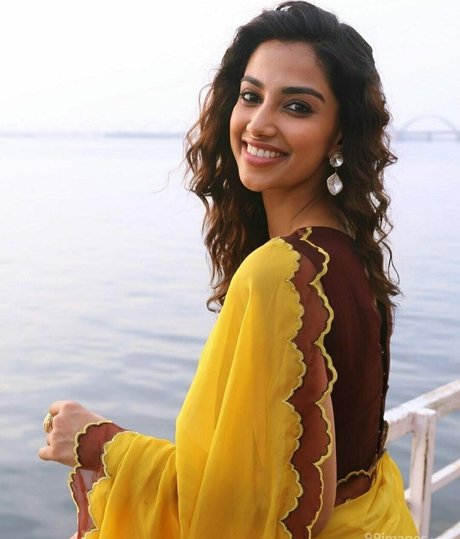 female popular onlyfans hot galleries