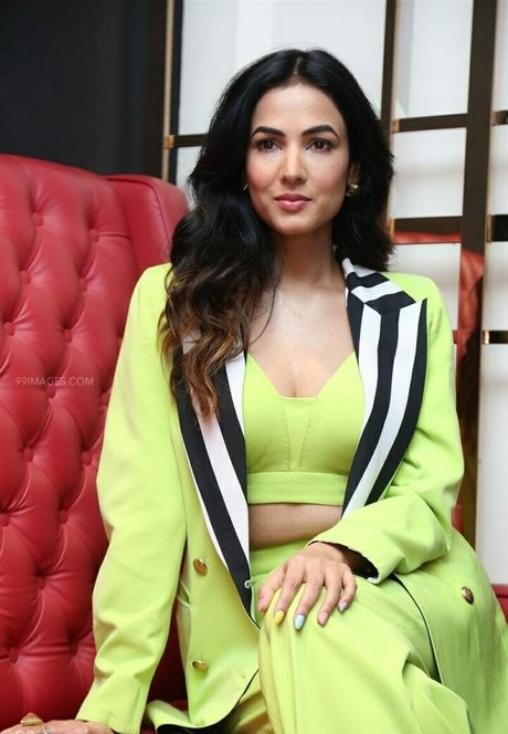 meaty pussy onlyfans top image