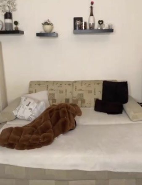 Hunter v90 sex star images