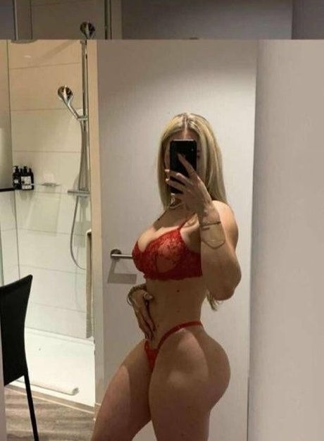 Hannabaumnn nice model photo