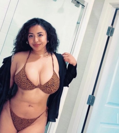 Saraiii Fon777 model pic