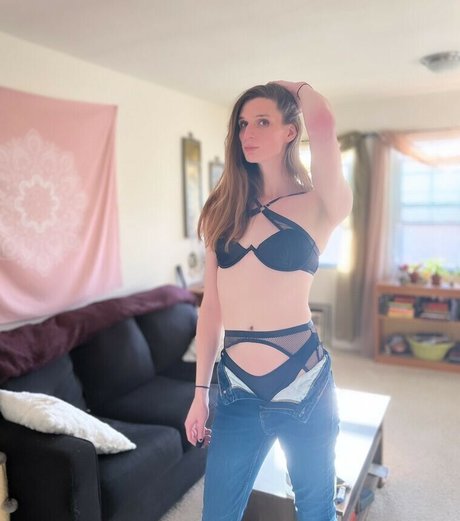 ALesserDeity pornographic model pic