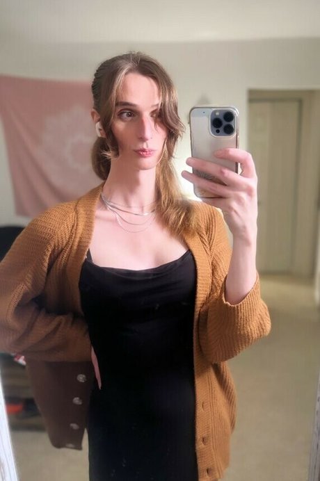 ALesserDeity star sexy img