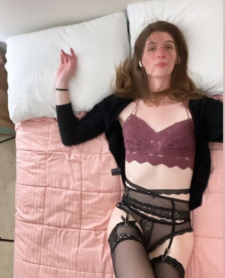 ALesserDeity nude pornstar galleries