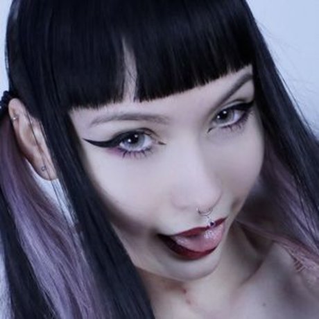 Messy model hot pics