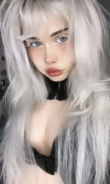 Sugoimeg Megwaifu star naked images