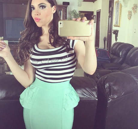 shemale outdoor onlyfans top image