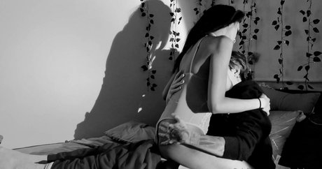 Brie Roome nude model photos