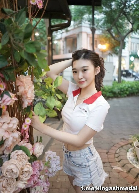 Livy Renata beautiful actress photos