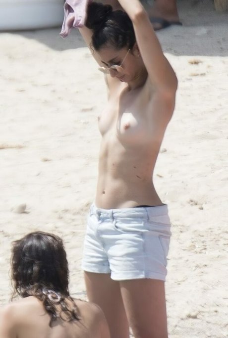 Alba Flores star pornographic galleries